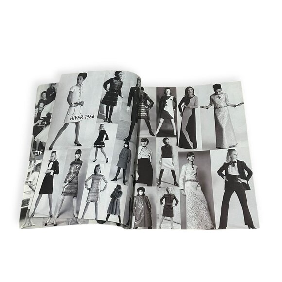 L’Officiel YSL Special Issue 1000 Modèles March 2002 Magazine - Picture 8 of 16